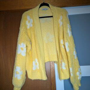 Miss Sparkling Fuzzy Yellow Floral Sweater – Cozy & Chic in XL